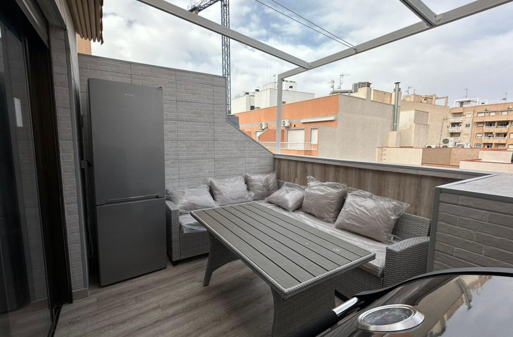 Resale - Apartment - Torrevieja - Estacion de autobuses