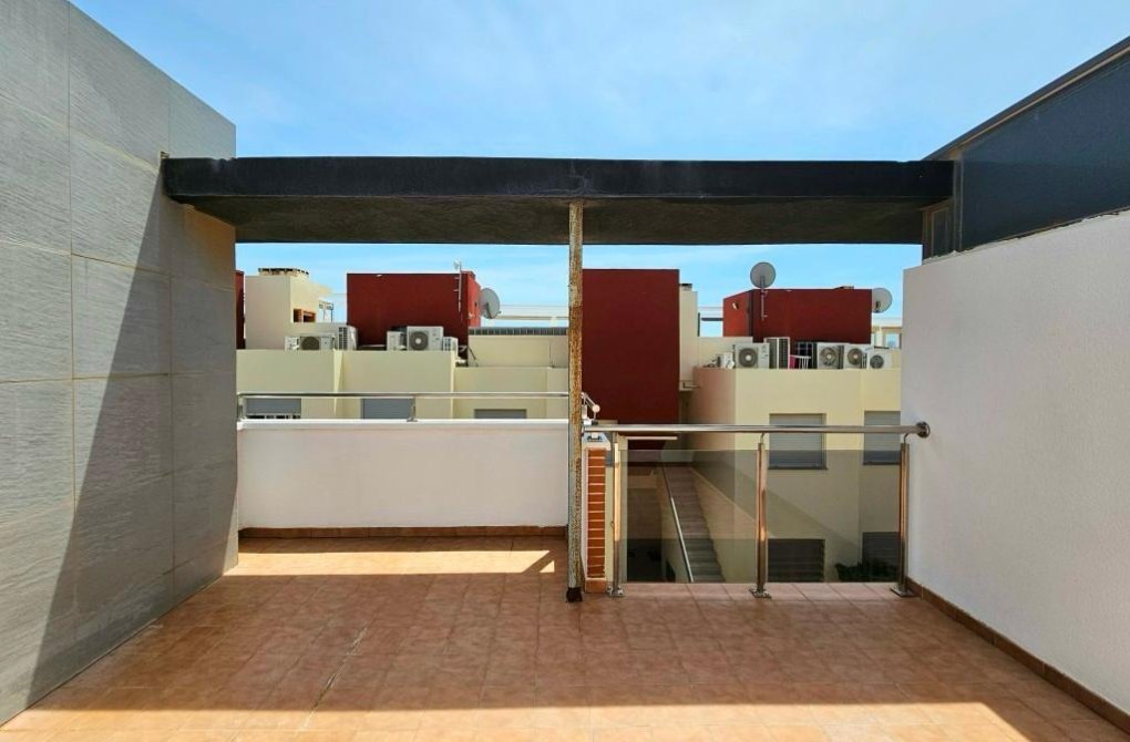 Resale - Chalet - Torrevieja - Aguas Nuevas