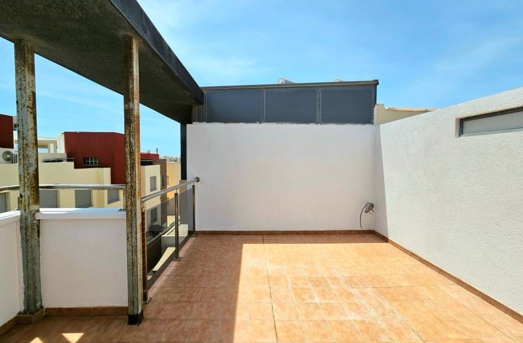 Resale - Chalet - Torrevieja - Aguas Nuevas