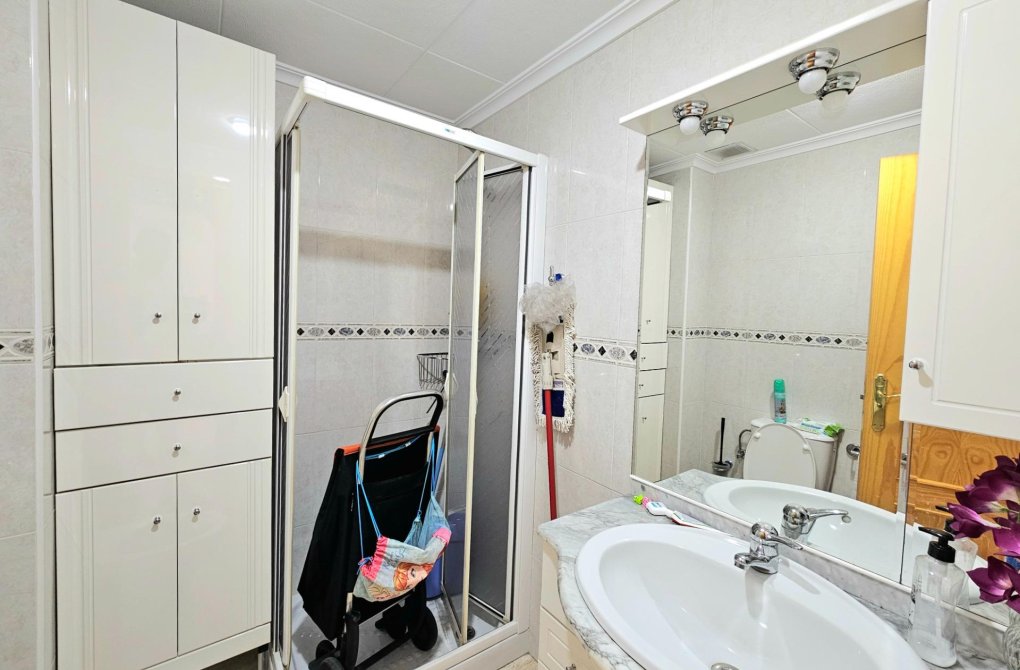 Resale - Apartment - Torrevieja - Centro