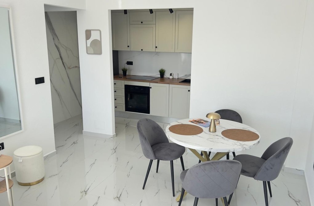 Resale - Apartment - Orihuela Costa - La Regia