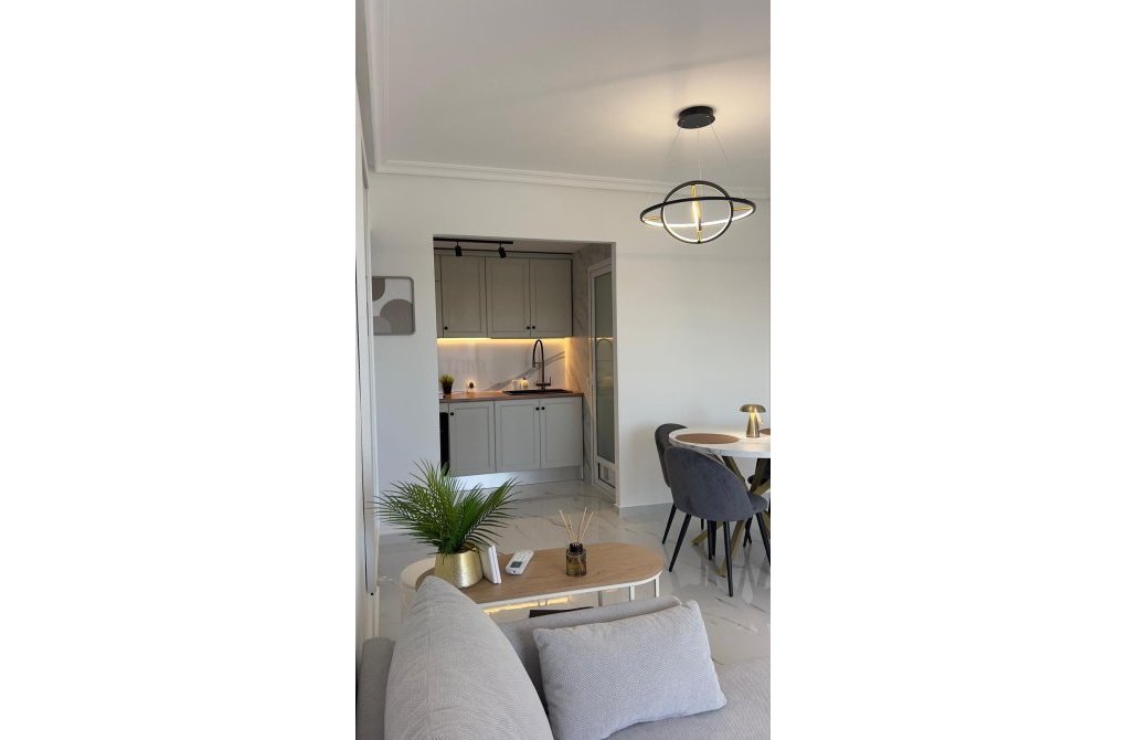 Resale - Apartment - Orihuela Costa - La Regia