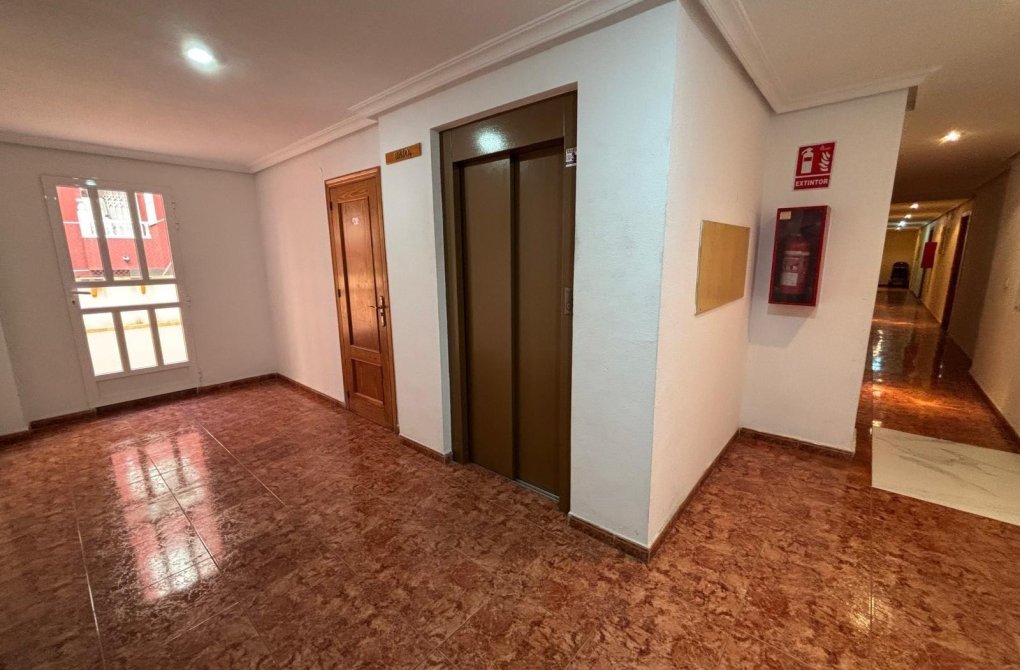 Resale - Apartment - Torrevieja - Habaneras