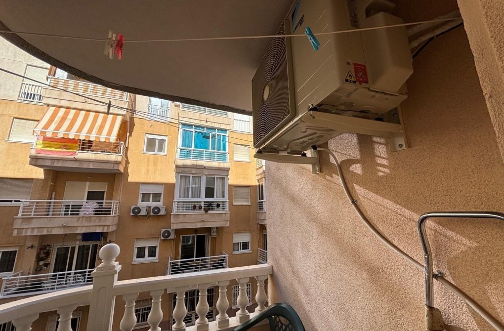 Resale - Apartment - Torrevieja - Habaneras