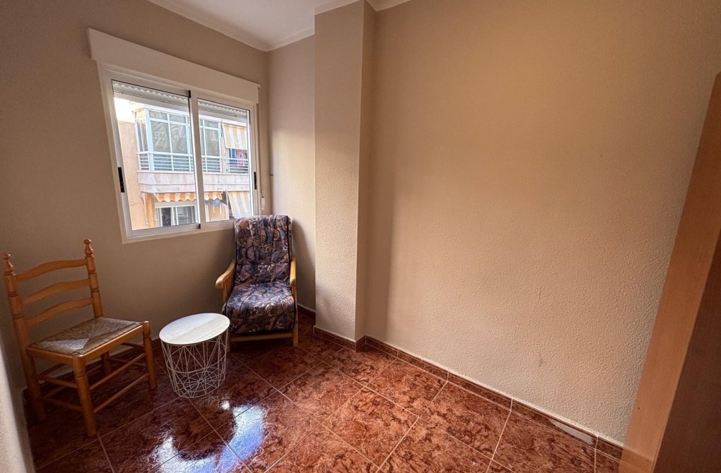 Resale - Apartment - Torrevieja - Habaneras