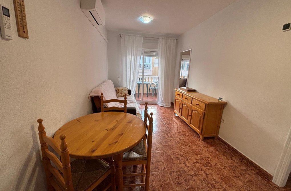 Resale - Apartment - Torrevieja - Habaneras