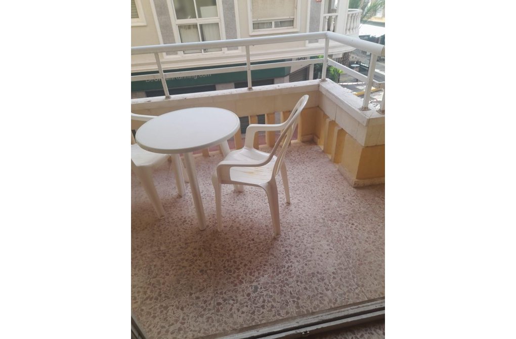 Resale - Apartment - Torrevieja - Las Piscinas Naturales