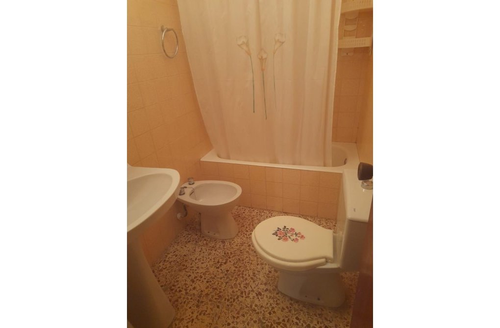 Resale - Apartment - Torrevieja - Las Piscinas Naturales