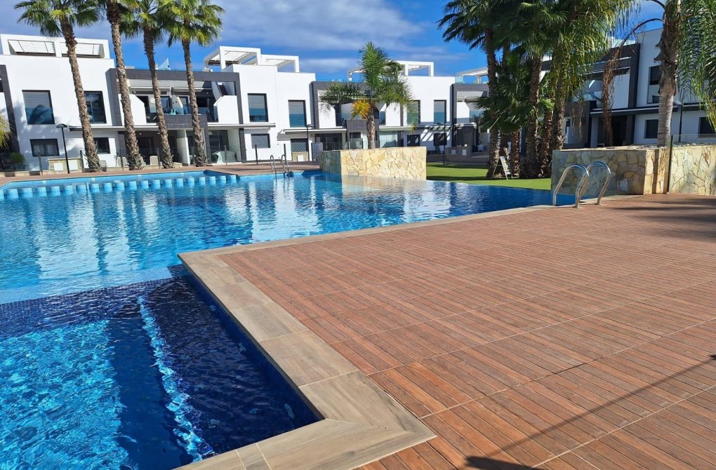 Resale - Bungalow - Orihuela Costa - La Zenia