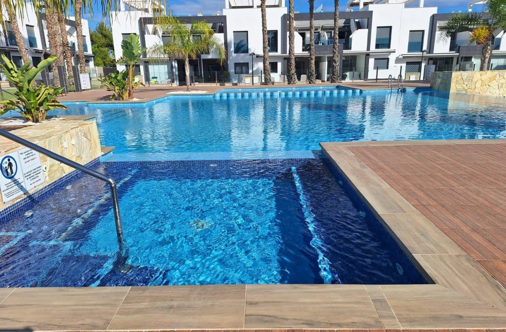 Resale - Bungalow - Orihuela Costa - La Zenia