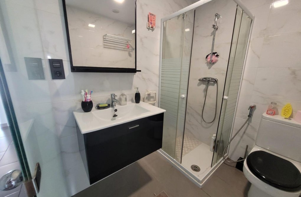 Resale - Bungalow - Orihuela Costa - La Zenia