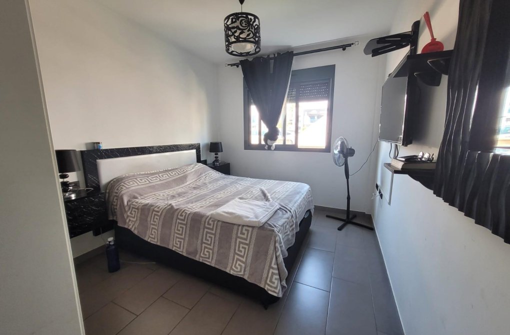 Resale - Bungalow - Orihuela Costa - La Zenia
