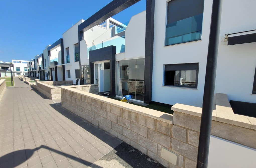 Resale - Bungalow - Orihuela Costa - La Zenia