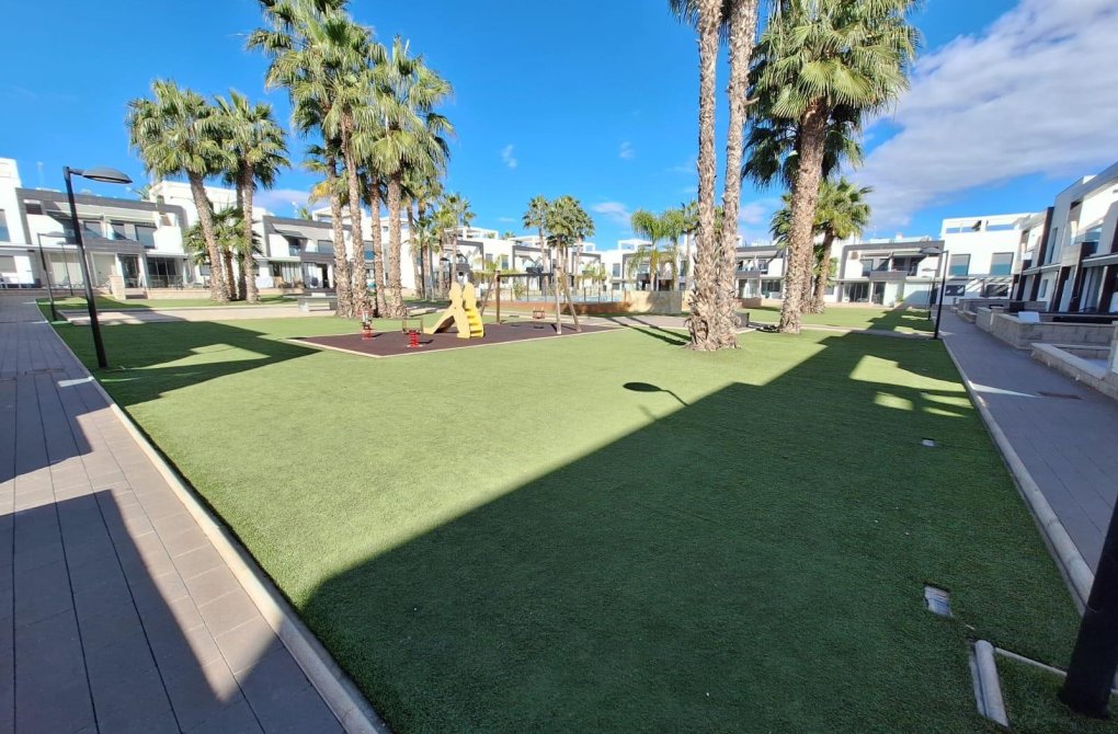 Resale - Bungalow - Orihuela Costa - La Zenia