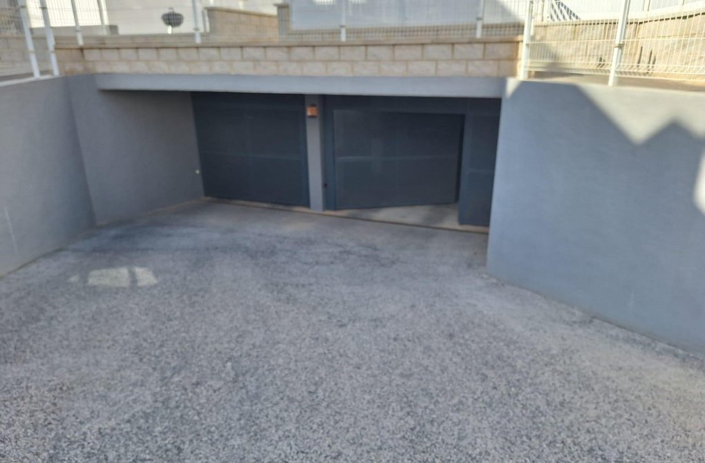 Resale - Bungalow - Orihuela Costa - La Zenia