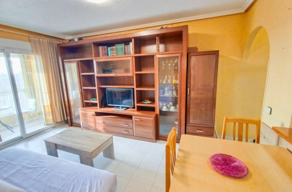 Resale - Apartment - Torrevieja - Acequion
