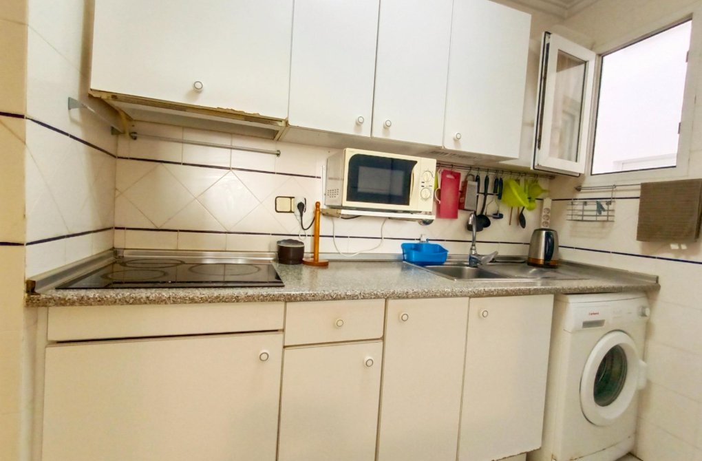 Resale - Apartment - Torrevieja - Acequion