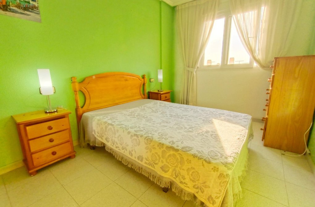 Resale - Apartment - Torrevieja - Acequion