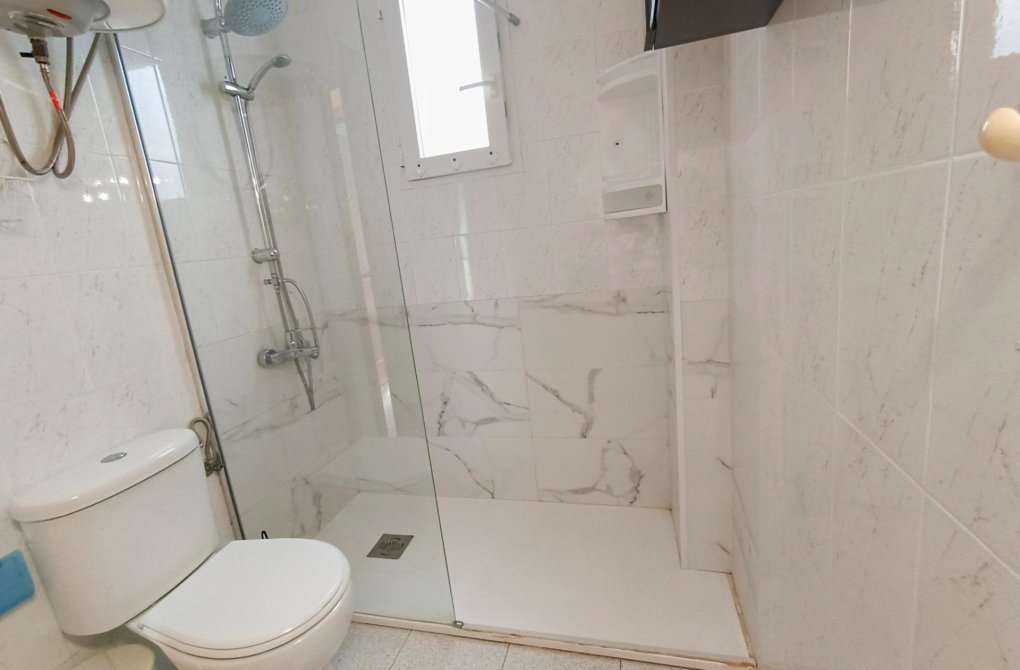 Resale - Apartment - Torrevieja - Acequion