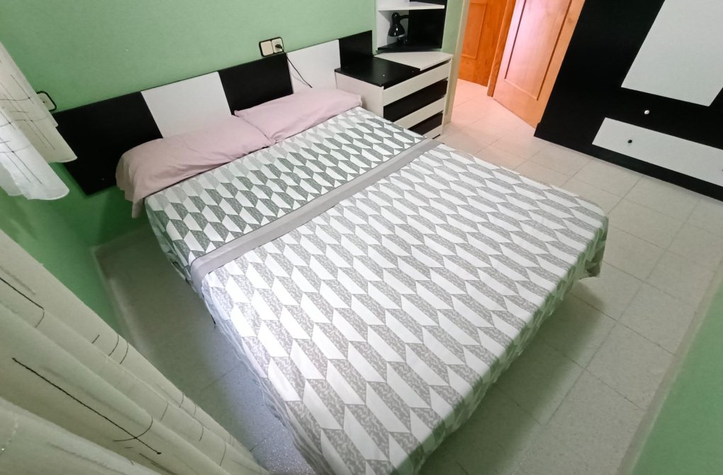 Resale - Apartment - Torrevieja - Acequion