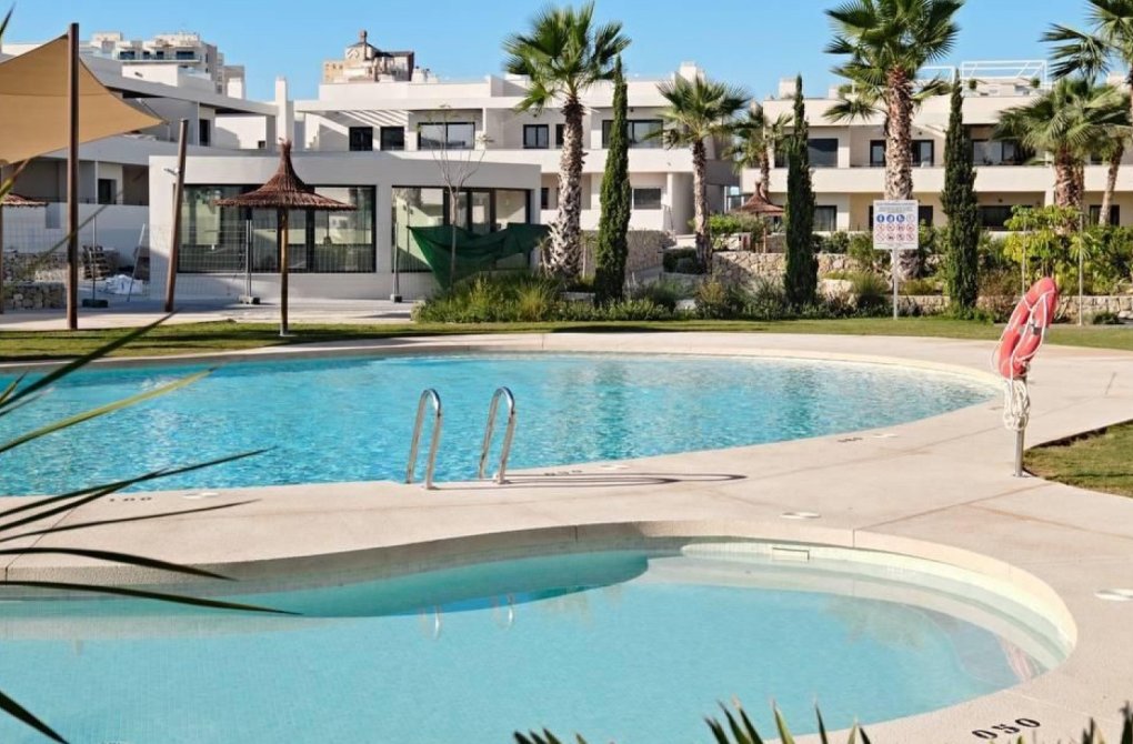 Resale - Apartment - Torrevieja - La Veleta