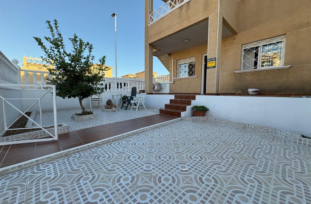 Resale - Bungalow - Torrevieja - Parque Acuático - Sector 25