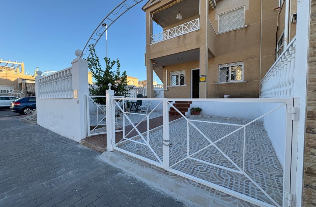 Resale - Bungalow - Torrevieja - Parque Acuático - Sector 25