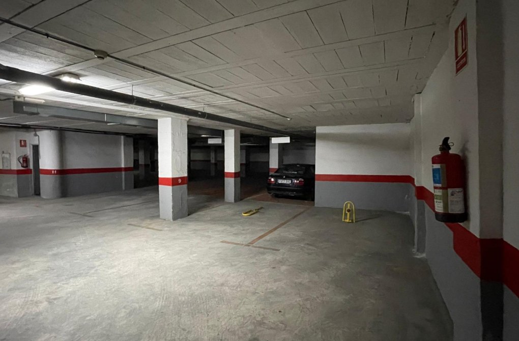 Resale - Parking - Torrevieja - Playa del cura