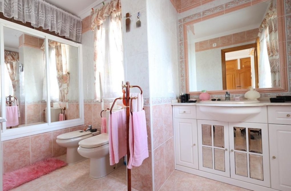 Resale - Chalet - Orihuela Costa - Villamartín-Las Filipinas