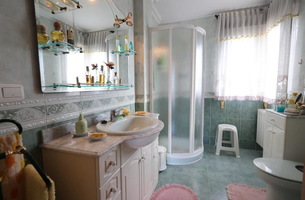 Resale - Chalet - Orihuela Costa - Villamartín-Las Filipinas