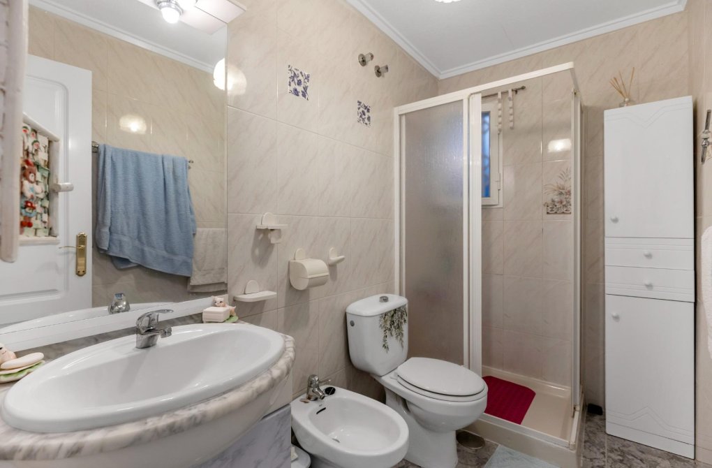 Resale - Apartment - Torrevieja - Centro - Muelle Pesquero