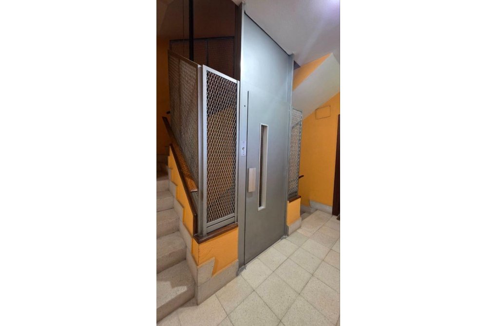 Resale - Apartment - Oviedo - Auditorio-Seminario-Parque de Invierno