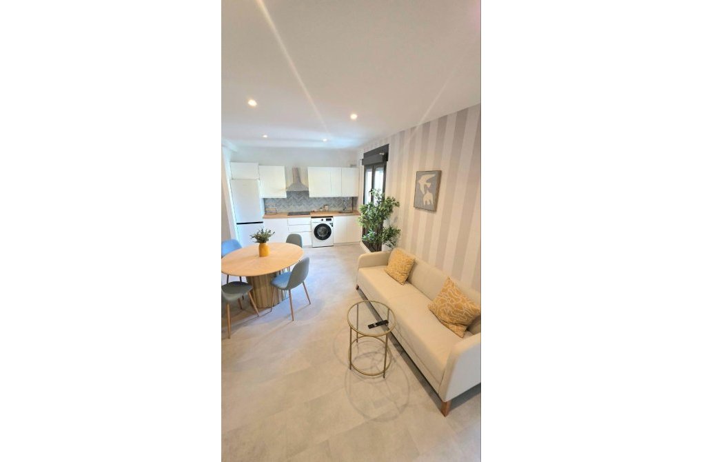 Resale - Apartment - Oviedo - Auditorio-Seminario-Parque de Invierno