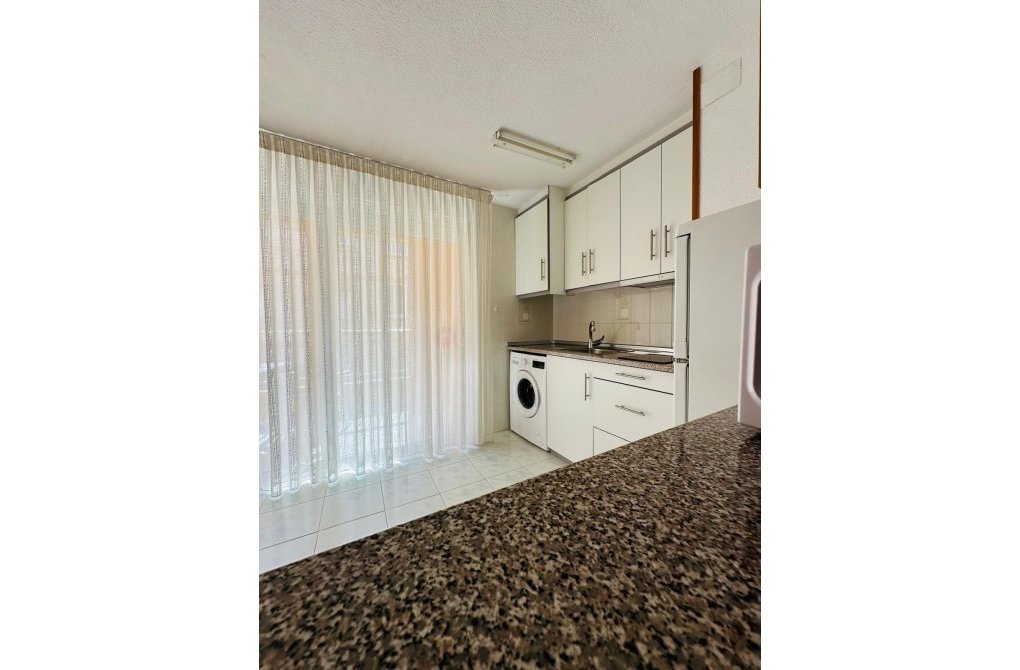 Resale - Apartment - Torrevieja - Playa del cura