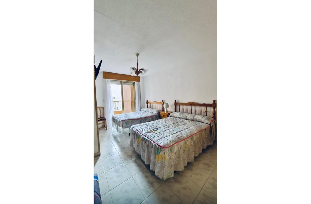 Resale - Apartment - Torrevieja - Playa del cura