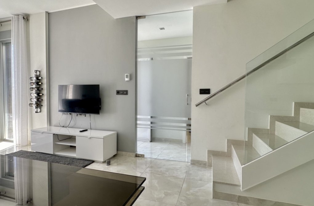 Reventa - Villa independiente - Orihuela Costa - Lomas de Cabo Roig