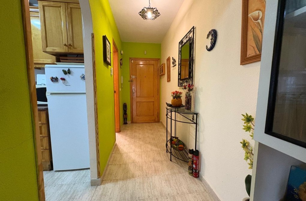 Resale - Mezzanine - Torrevieja - Centro