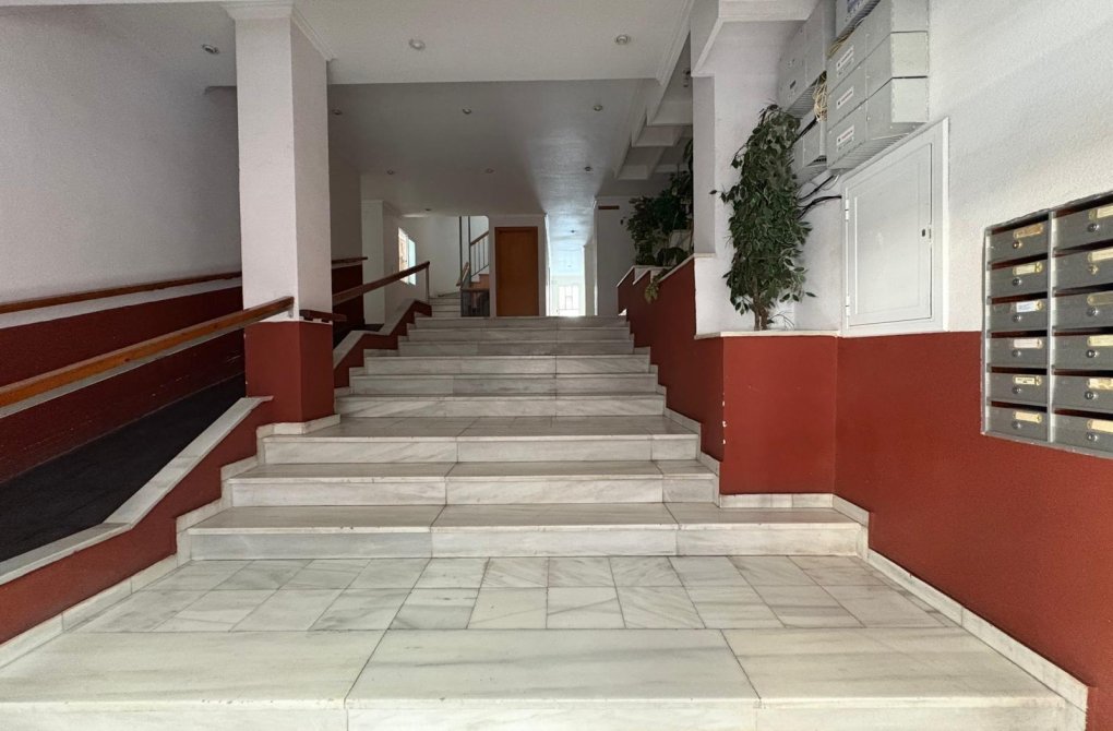 Resale - Mezzanine - Torrevieja - Centro