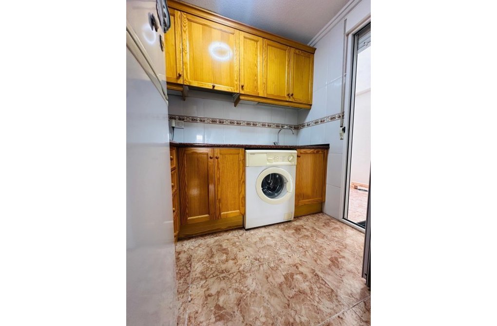 Resale - Apartment - Torrevieja - Playa del cura