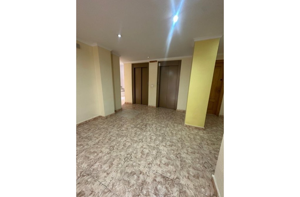 Resale - Apartment - Torrevieja - Playa del cura