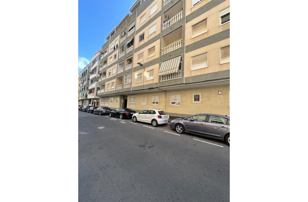 Resale - Apartment - Torrevieja - Playa del cura