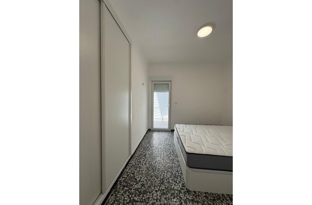 Resale - Apartment - Torrevieja - Centro