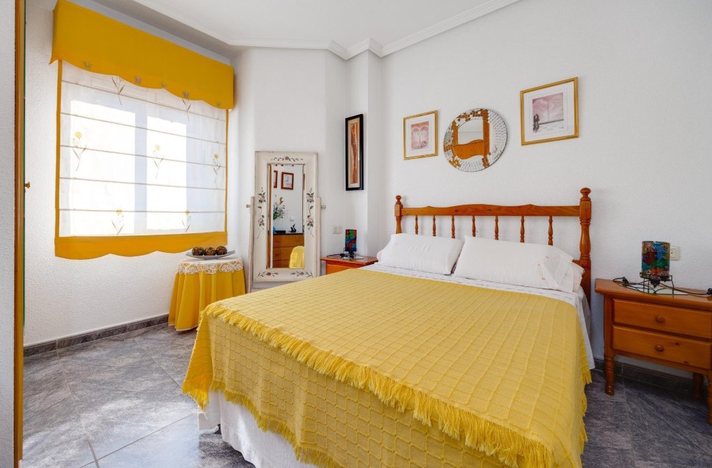 Resale - Apartment - Torrevieja - Habaneras