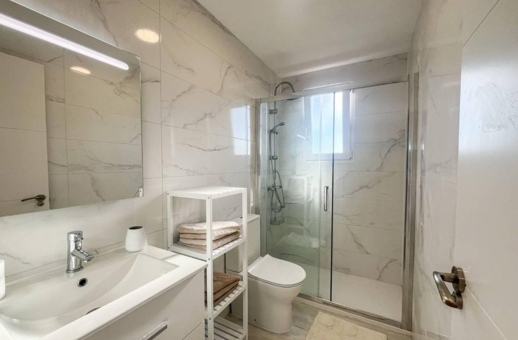 Resale - Apartamento - Torrevieja - Punta prima