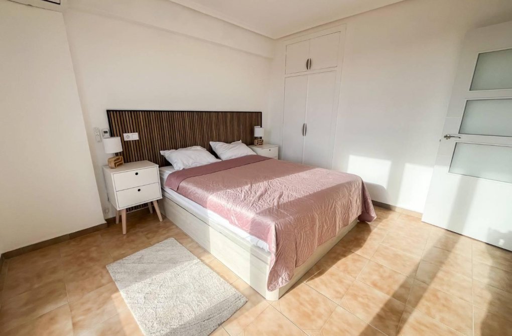 Resale - Apartamento - Torrevieja - Punta prima