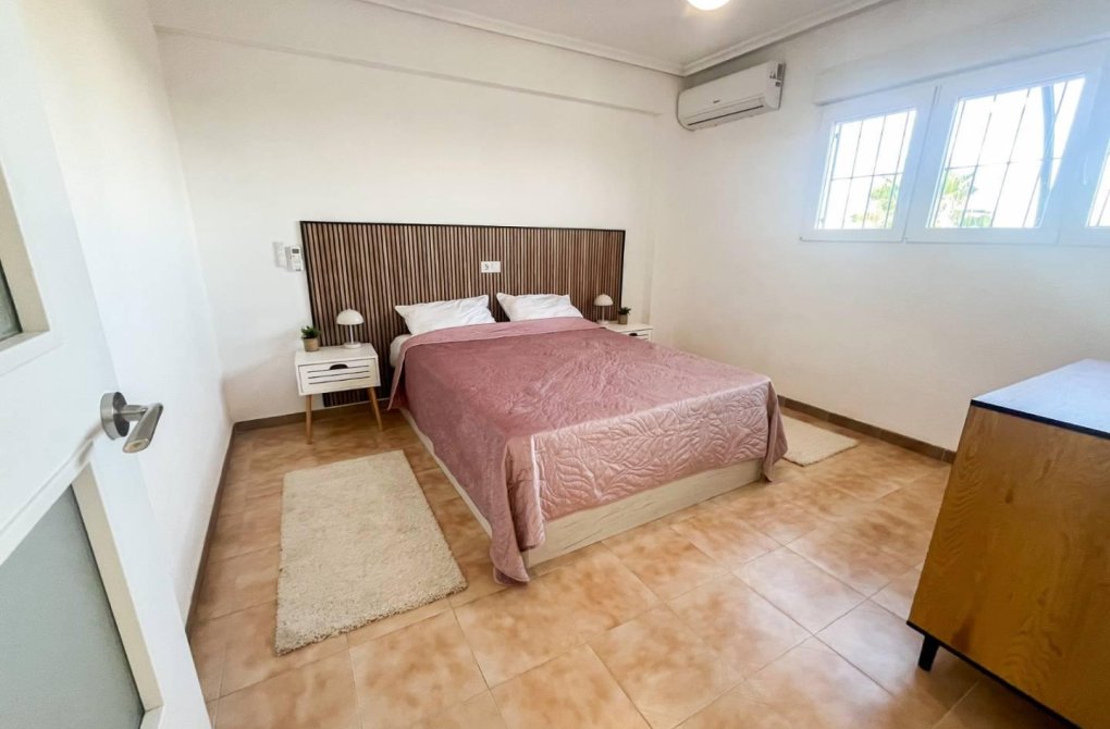 Resale - Apartamento - Torrevieja - Punta prima