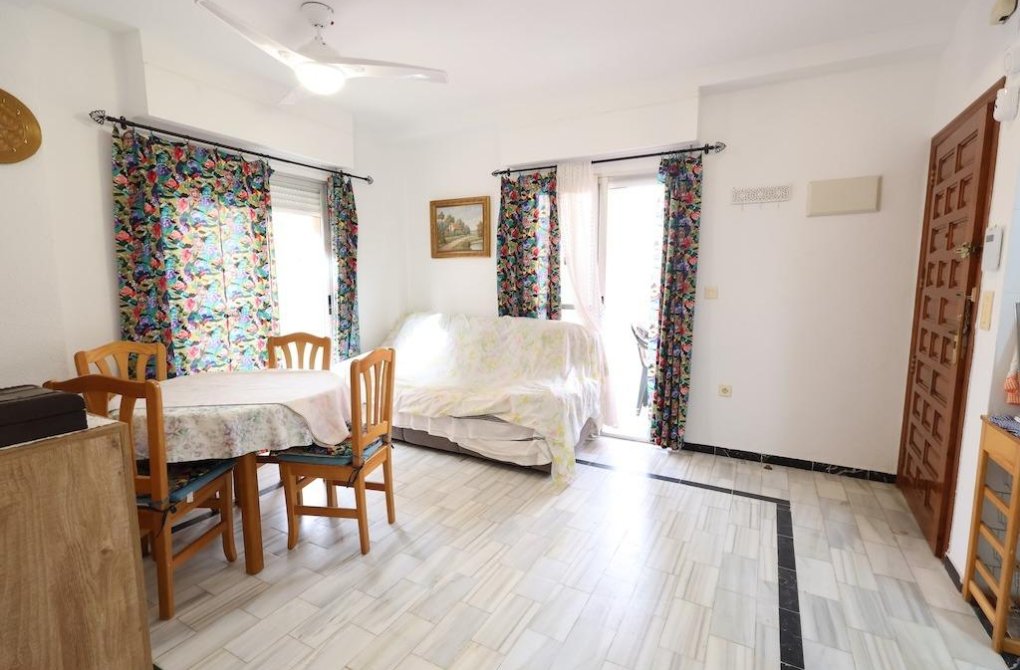 Resale - Apartment - Torrevieja - La Mata pueblo