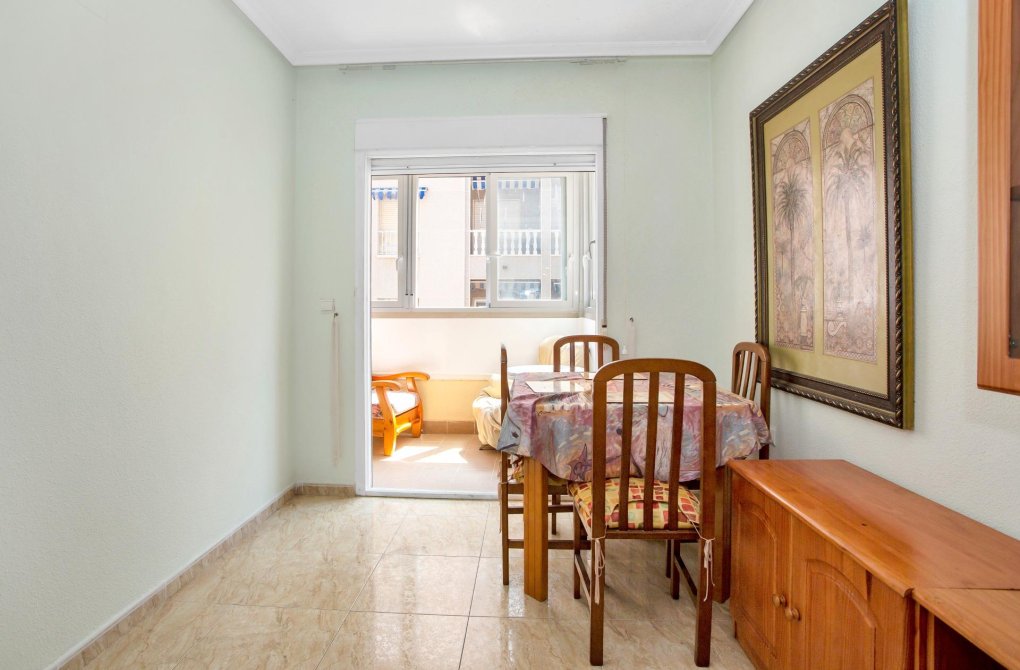 Resale - Apartment - Torrevieja - Playa de los Locos