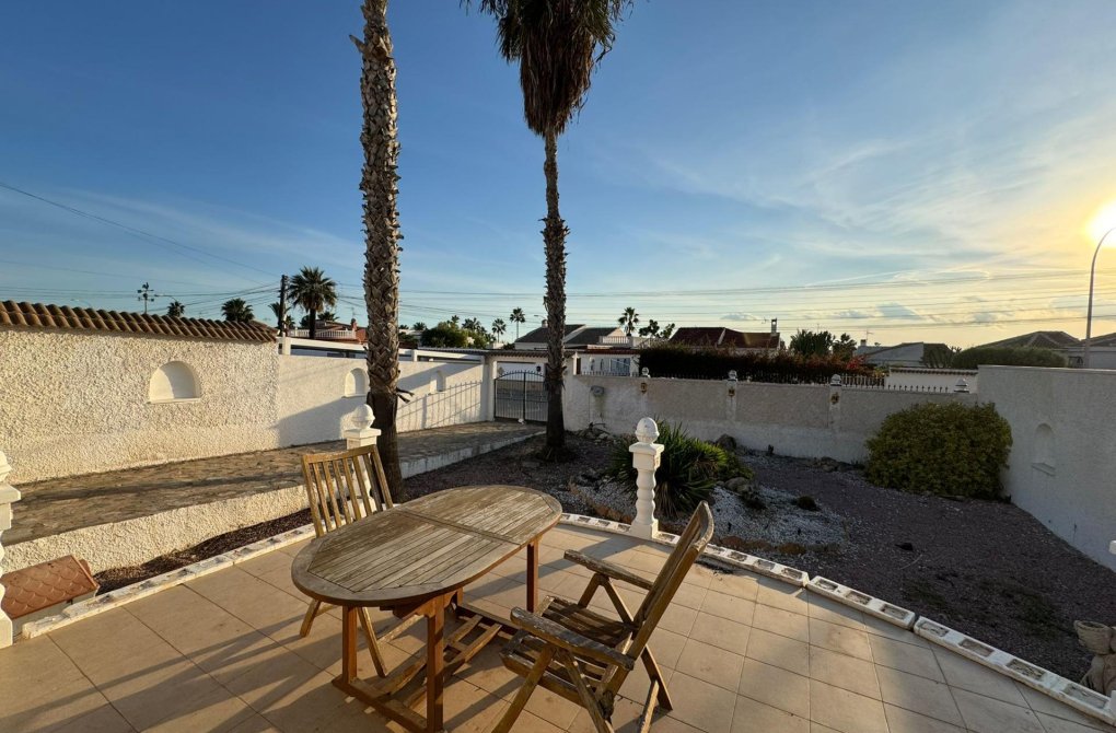 Resale - Villa - Torrevieja - San luis