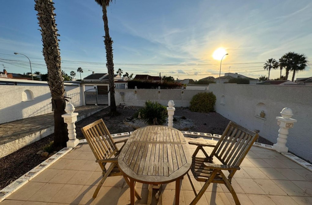 Resale - Villa - Torrevieja - San luis